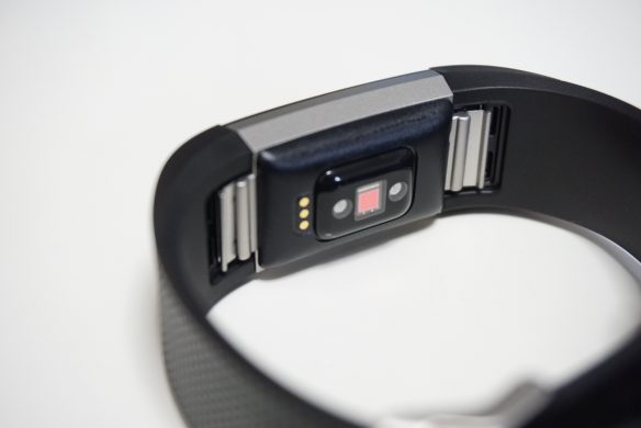 運動をもっと楽しく！Fitbit Charge 2は脈拍も正確に測ってくれる 