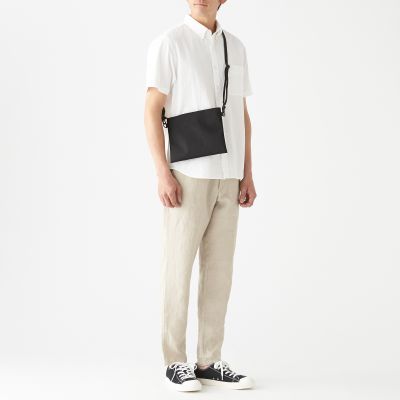 レビュー 大きなポケット感覚で使える 無印良品 撥水サコッシュ が便利 Nekosatolog