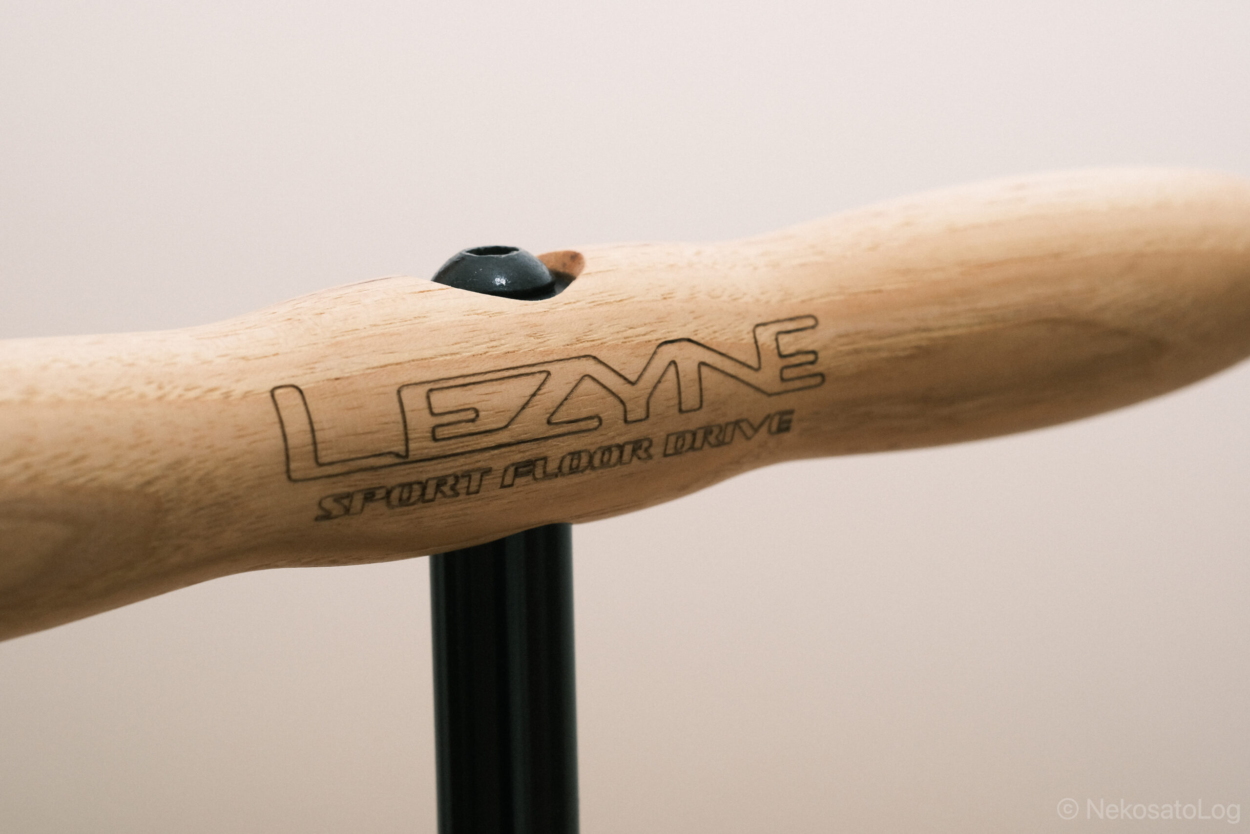 【レビュー LEZYNE SPORT FLOOR DRIVE フロアポンプ】BROMPTONに最適なフロアポンプ！気持ち良く空気が入れられる |  NekosatoLog